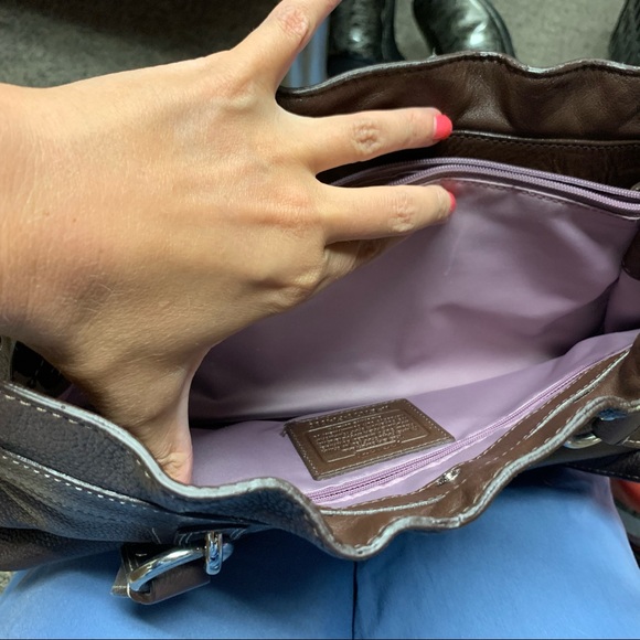 Brown leather coach purse - Picture 5 of 6